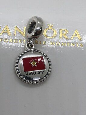 ✨🔥Pandora Vietnam Flag Charm